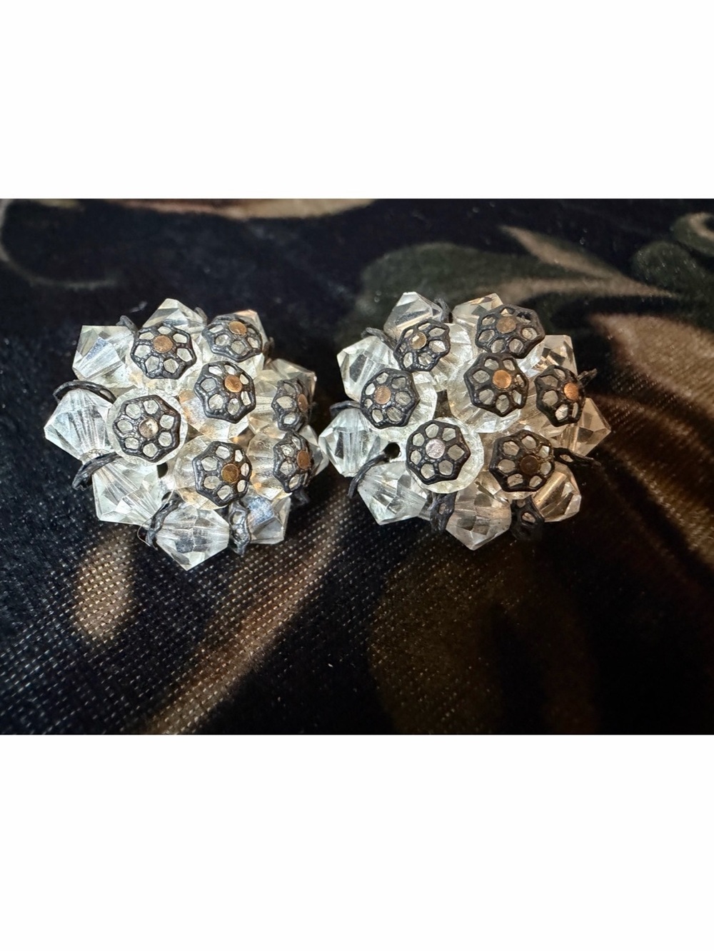 Vintage Laguna Clear Faceted Glass Bead Cluster Clip On Earrings